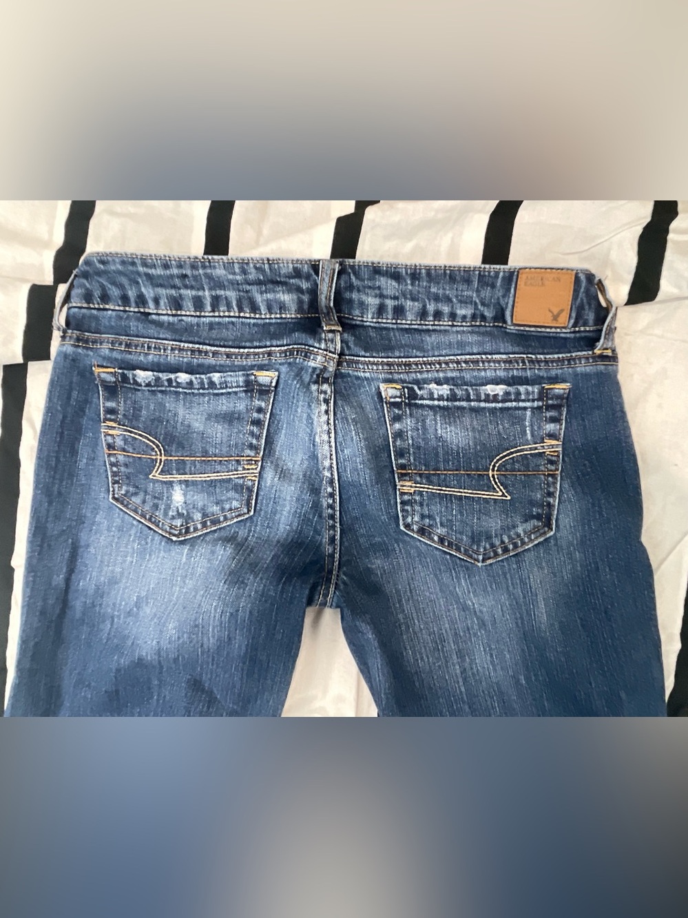 American Eagle Outfitters Women's Wide Flare Jeans in Blue - Picture 7 of 7